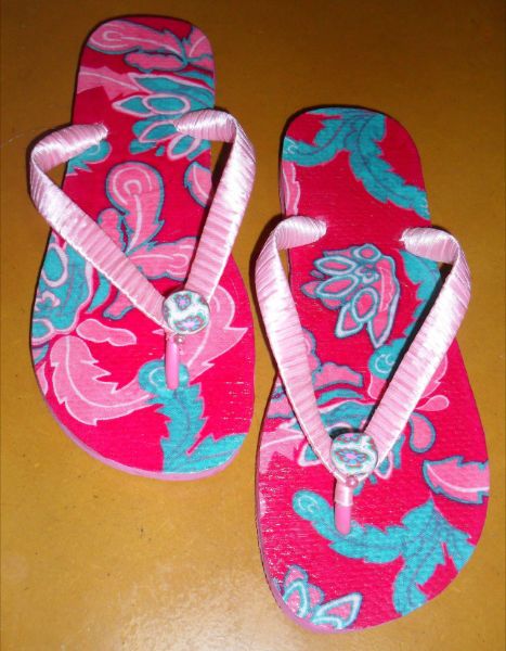 Chinelo rosa/Estampa rosa/Correia cetim e Pedra colorida