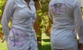 Camisete cambraia Branca com Recortes de Flores em Seda