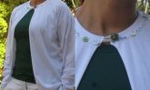 camiseta manga longa + botões na gola