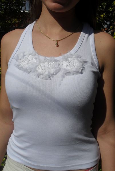 nadador branca: flores brancas + pérolas